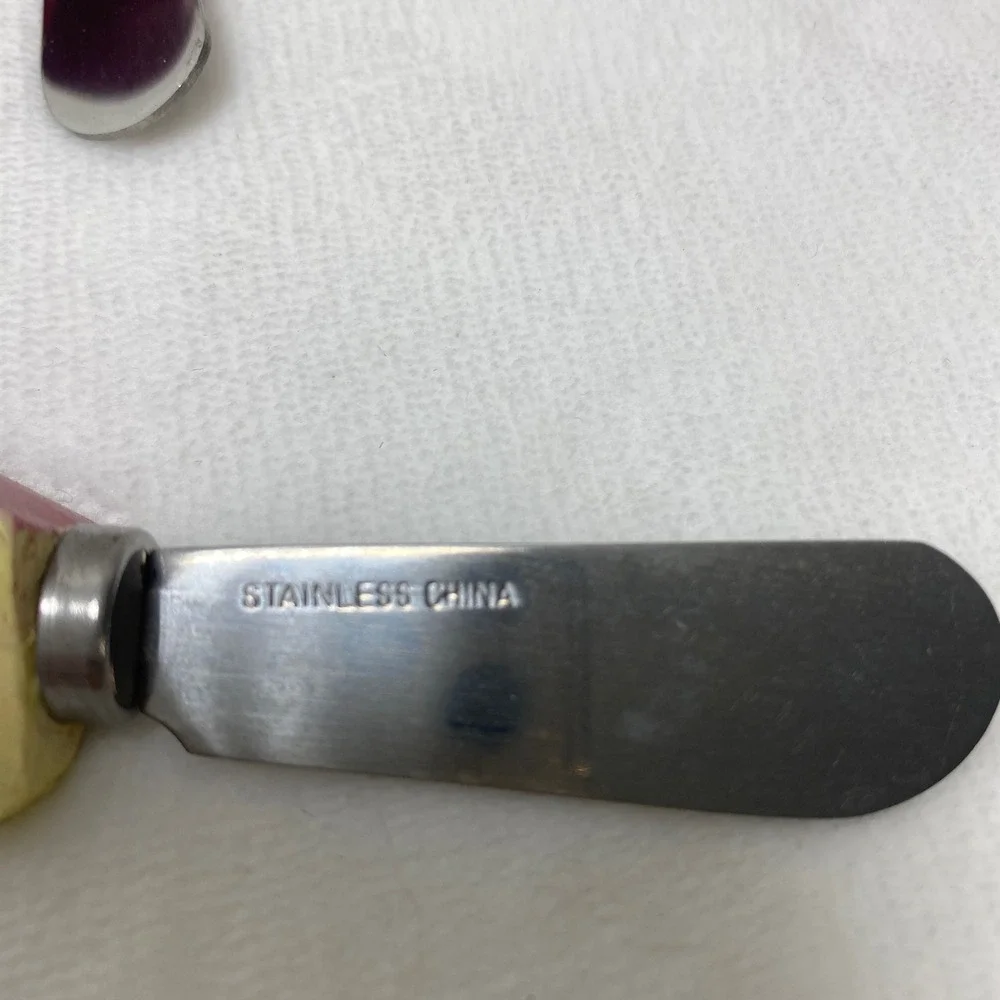 VTG Decorative Red Apple Cheese Spreader Set Stainless Steel Blades Wood Handles